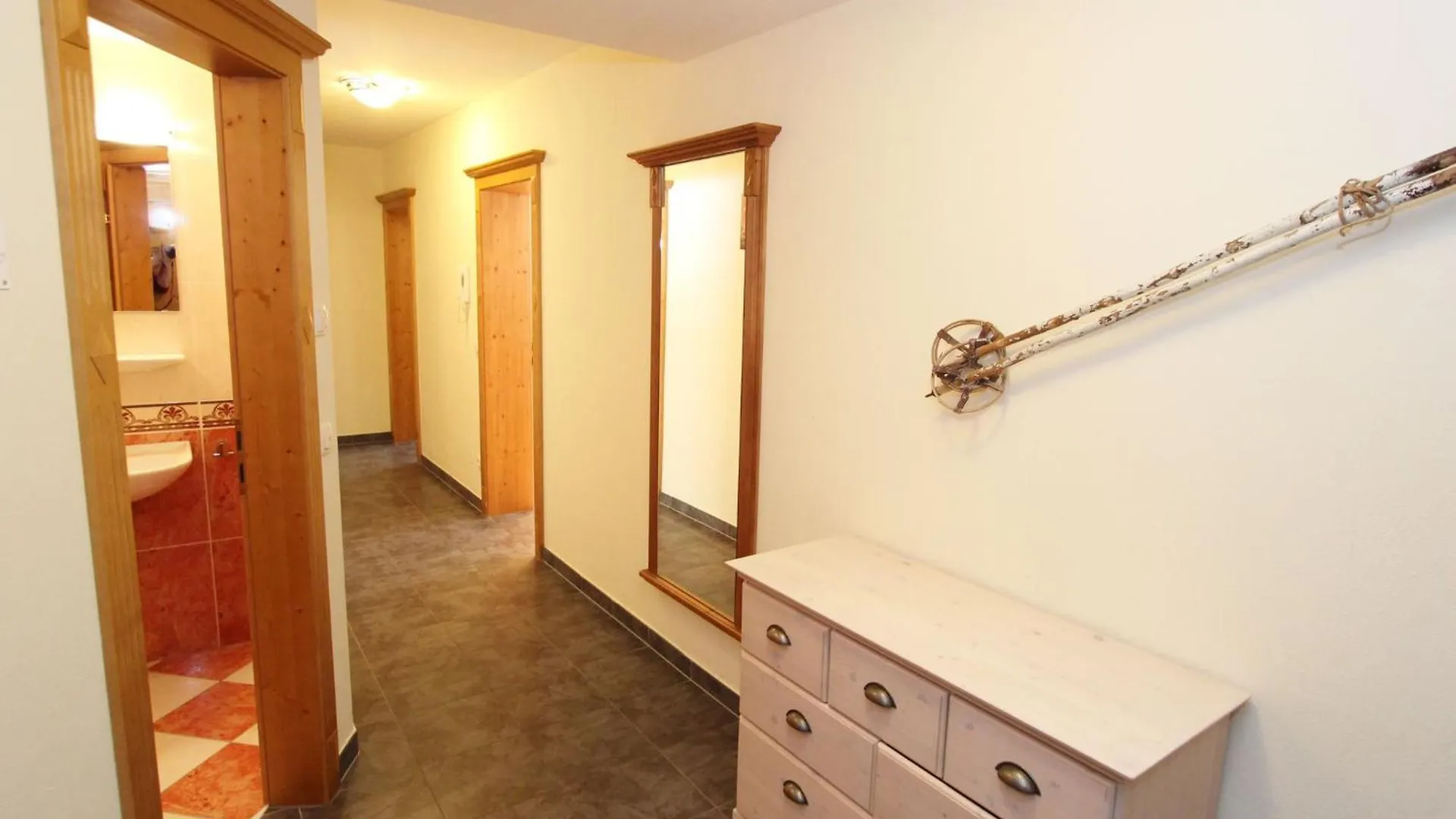 Chalet Apartment In Saalbach Hinterglemm אוסטריה