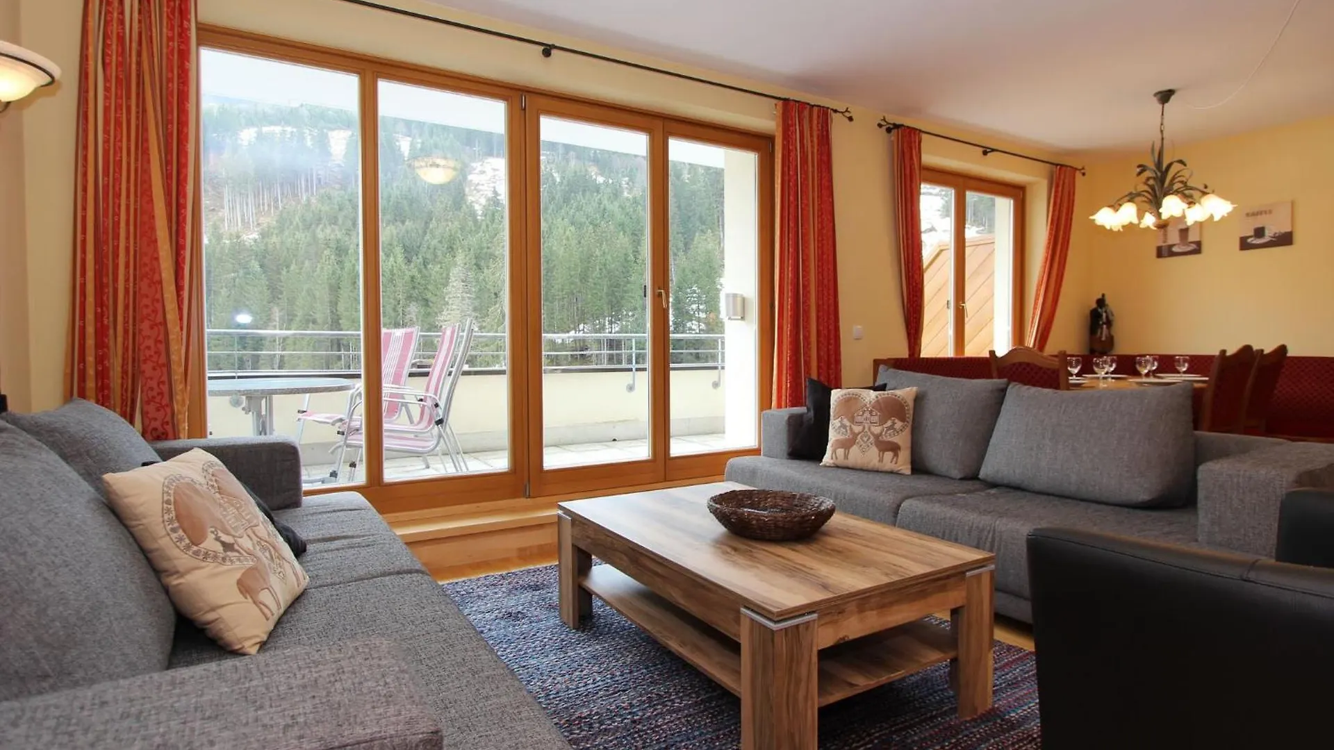 Modern Apartment in Saalbach Hinterglemm with Garden